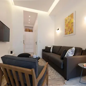 Apartment Mayenne, Paris